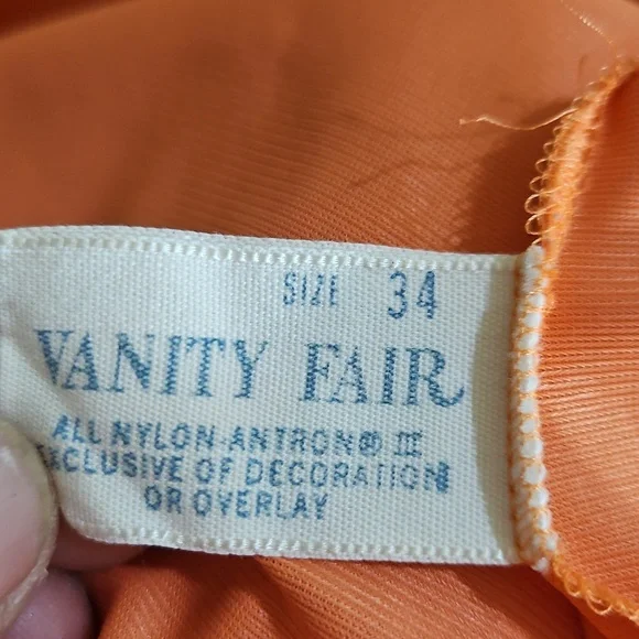 PERHAPS MY VERY FAVORITE:  VANITY FAIR GOWN WITH EXQUISITE NECKLINE SIZE… - Picture 7 of 14